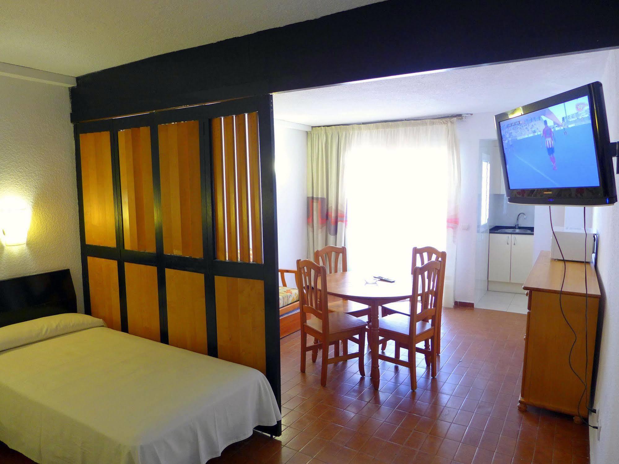 Apartamentos Alboran-Arysal Salou Dış mekan fotoğraf